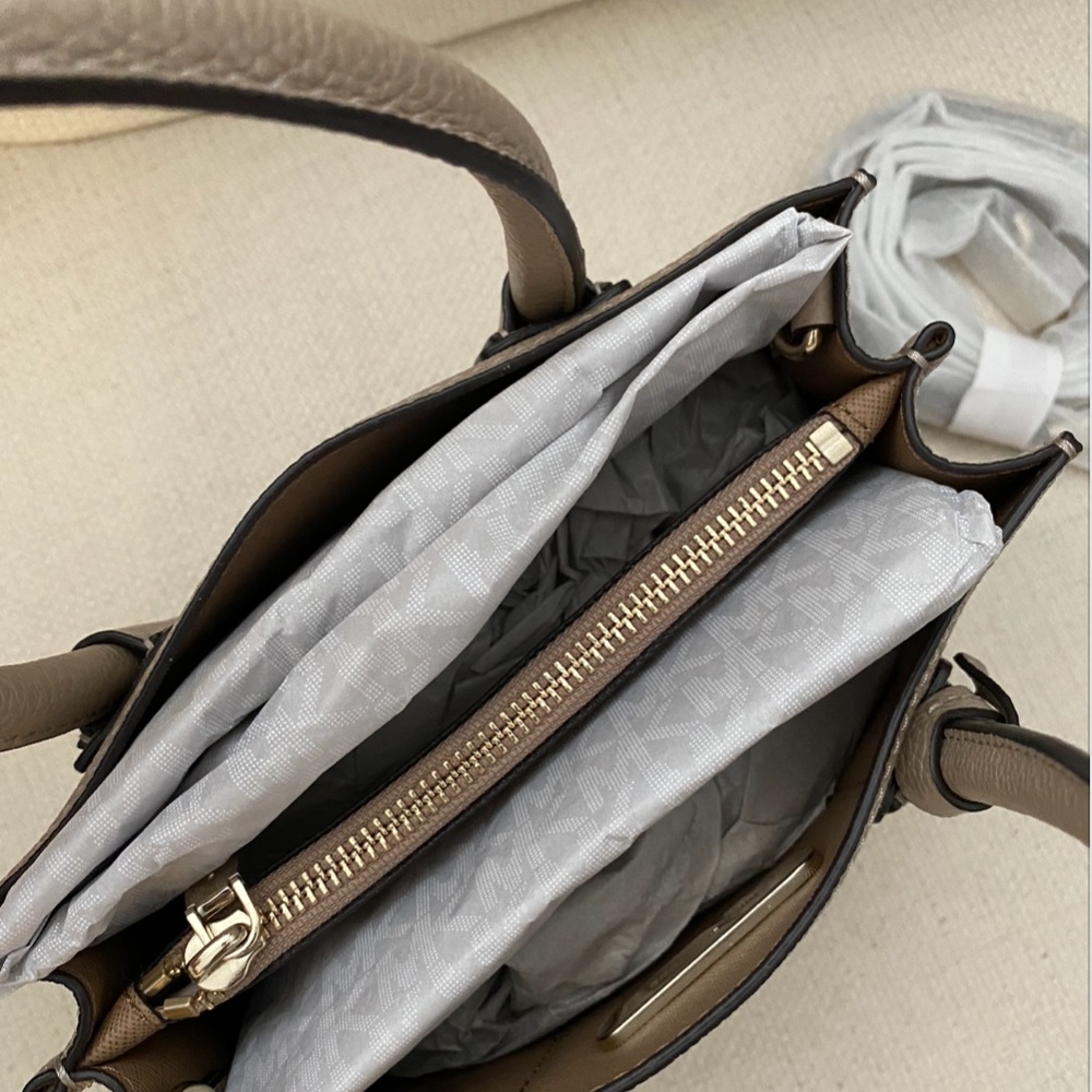 MK Mercer Medium Crossbody Bag - Truffle - Picture 5 of 6